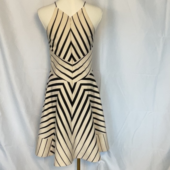 Halston Heritage Geometric print crepe dress size 4 - Picture 3 of 4